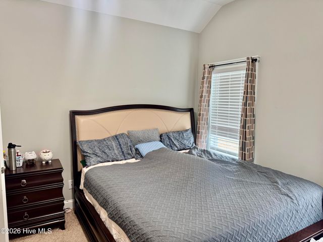1807 Fox Den Way 6, Greenville, NC 27858