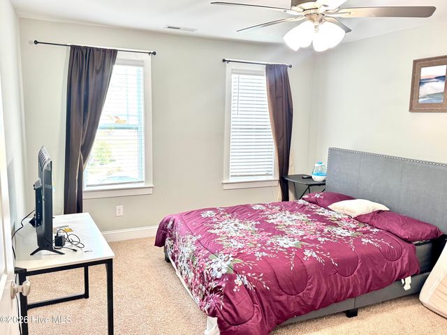1807 Fox Den Way 6, Greenville, NC 27858