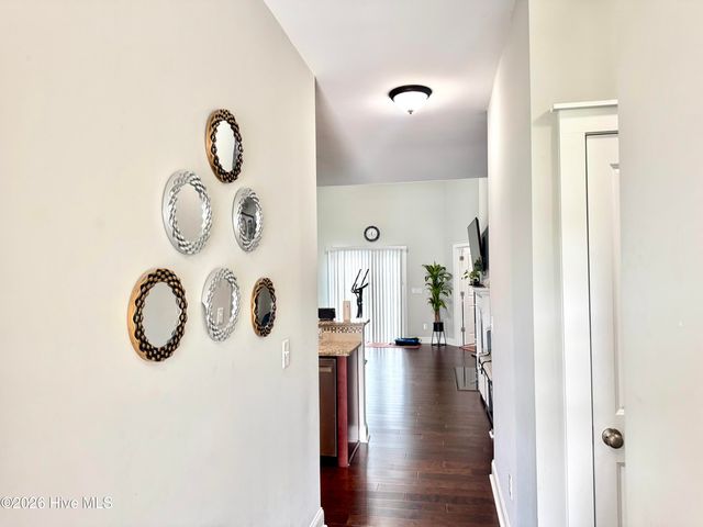 1807 Fox Den Way 6, Greenville, NC 27858