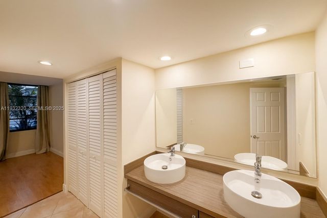 20400 W Country Club Dr 115, Aventura, FL 33180