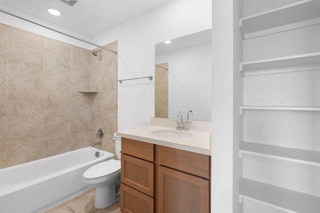 223 Flowers Ave, Hutto, TX 78634
