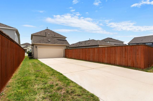 223 Flowers Ave, Hutto, TX 78634