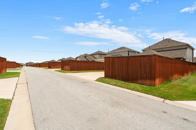 223 Flowers Ave, Hutto, TX 78634