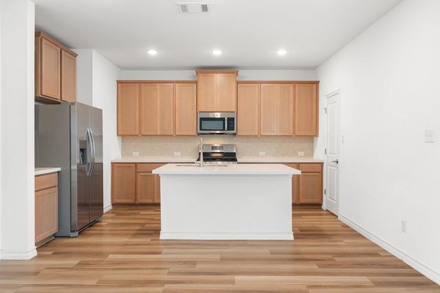 223 Flowers Ave, Hutto, TX 78634