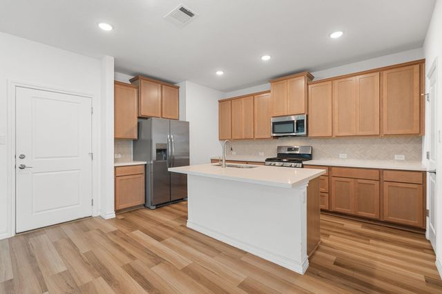223 Flowers Ave, Hutto, TX 78634