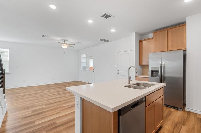 223 Flowers Ave, Hutto, TX 78634