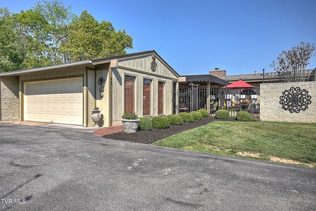 58 Whitehall 3, Bristol, TN 37620