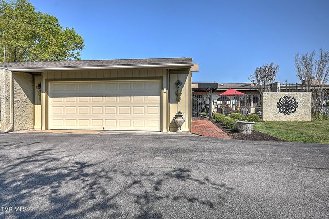 58 Whitehall 3, Bristol, TN 37620