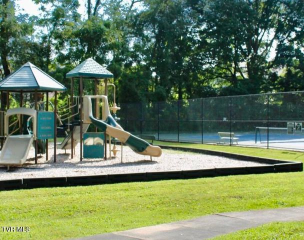 58 Whitehall 3, Bristol, TN 37620