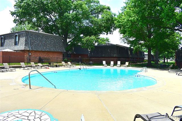 1869 Mansard Drive, Mehlville, MO 63125