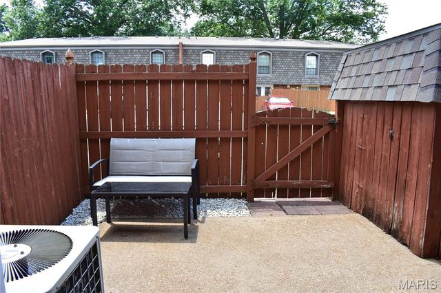 1869 Mansard Drive, Mehlville, MO 63125