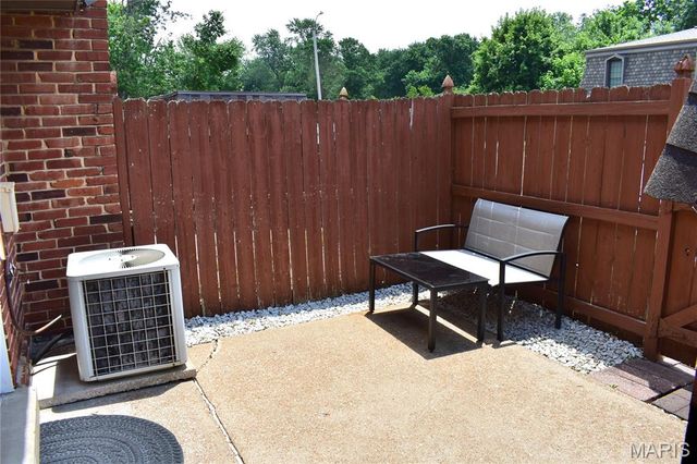 1869 Mansard Drive, Mehlville, MO 63125