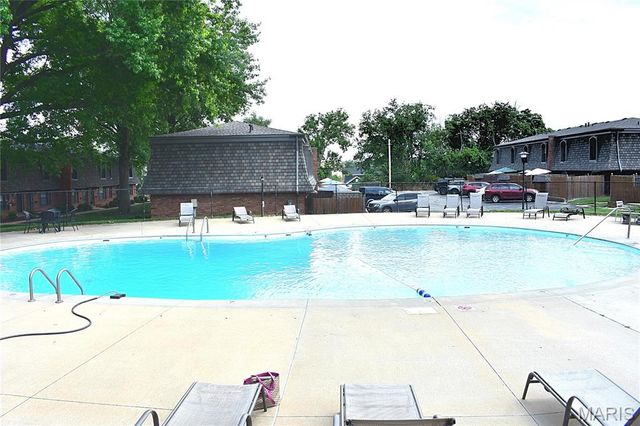 1869 Mansard Drive, Mehlville, MO 63125