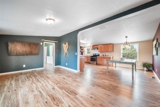 696 Calle De La Nieva, Florissant, CO 80816