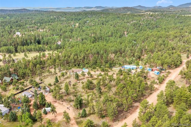 696 Calle De La Nieva, Florissant, CO 80816