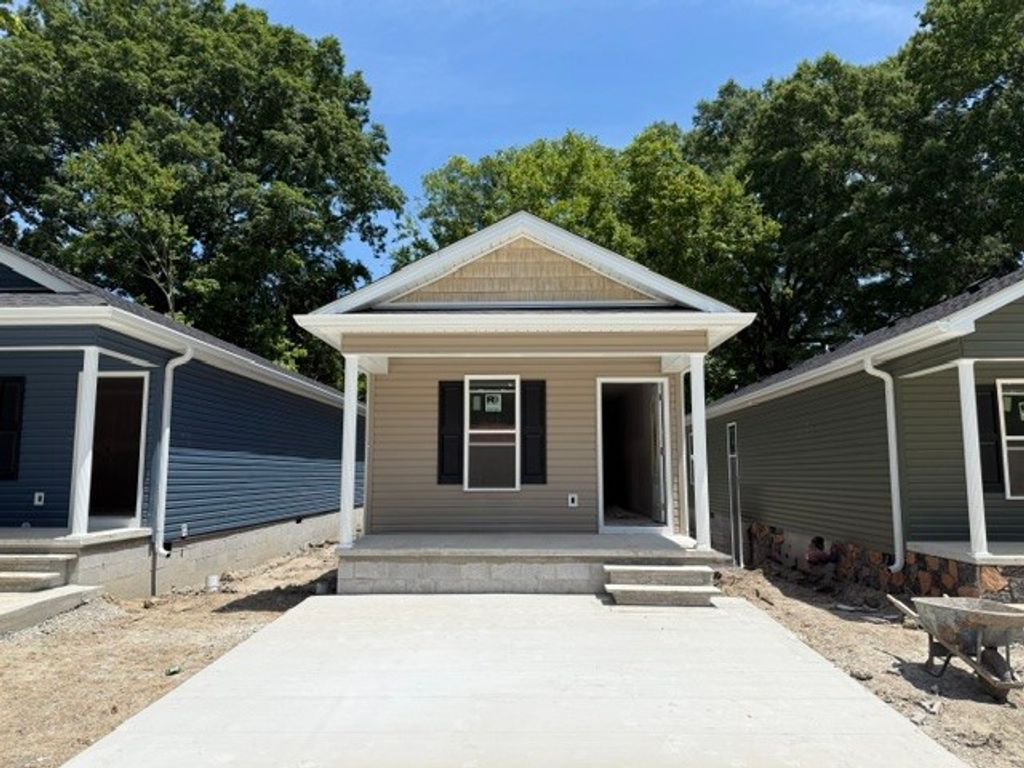 321 s Gentry St, Tullahoma, TN 37388