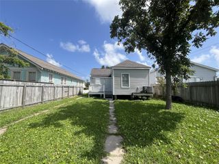 3424 Avenue R 1/2, Galveston, TX 77550