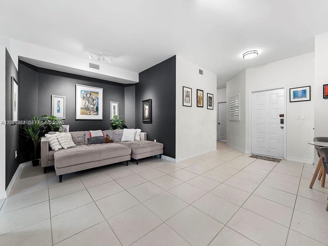 15533 N Miami Lakeway N 101-19, Miami Lakes, FL 33014