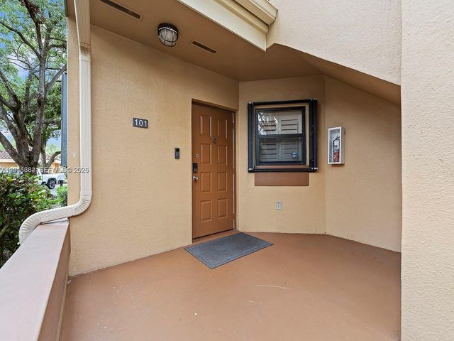 15533 N Miami Lakeway N 101-19, Miami Lakes, FL 33014