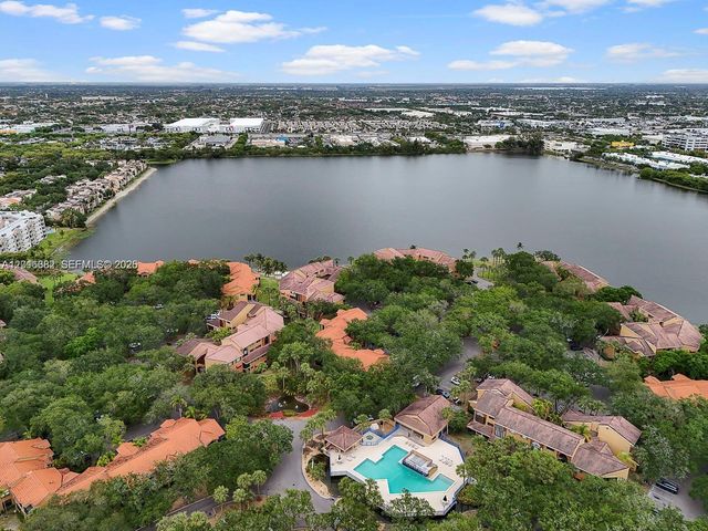 15533 N Miami Lakeway N 101-19, Miami Lakes, FL 33014