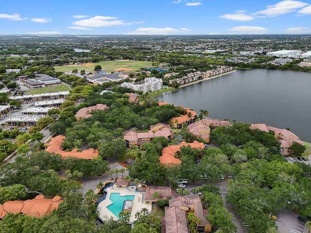 15533 N Miami Lakeway N 101-19, Miami Lakes, FL 33014