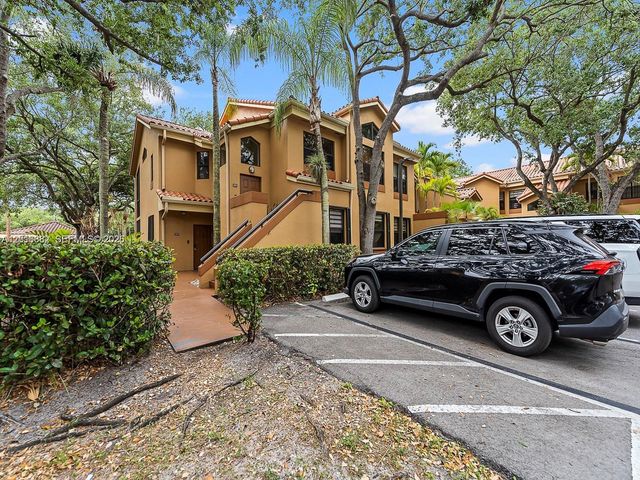 15533 N Miami Lakeway N 101-19, Miami Lakes, FL 33014
