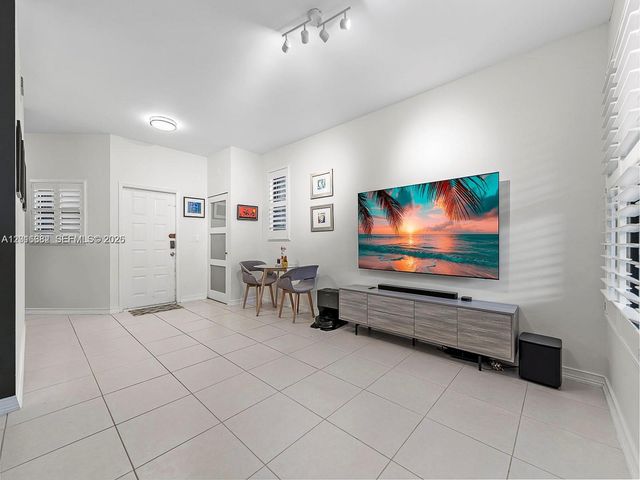 15533 N Miami Lakeway N 101-19, Miami Lakes, FL 33014