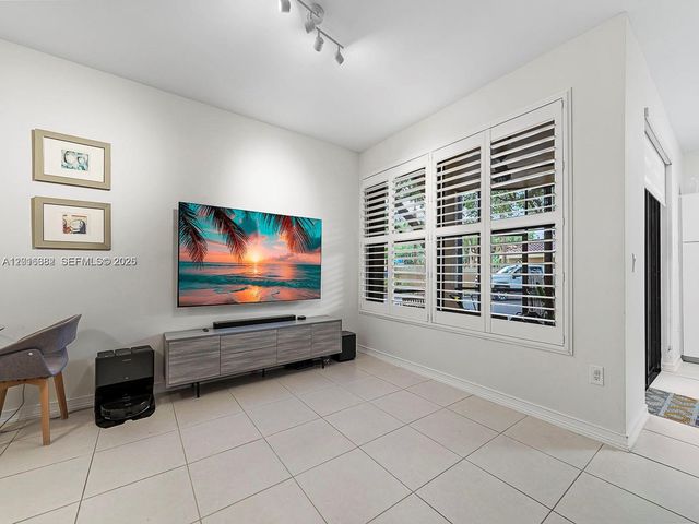 15533 N Miami Lakeway N 101-19, Miami Lakes, FL 33014