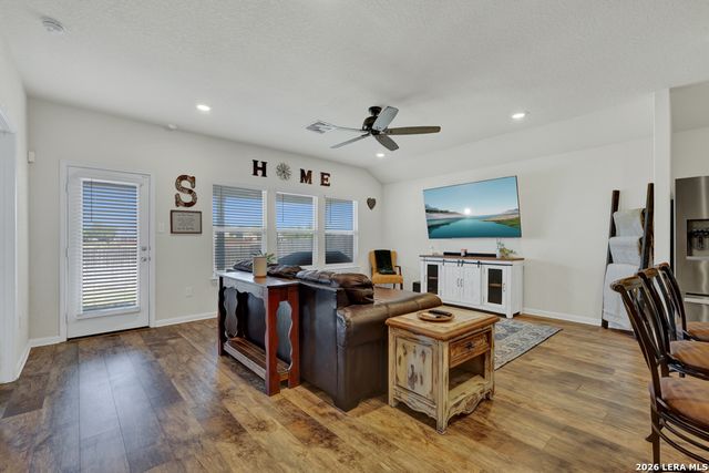 2121 WOOD DRAKE LN, New Braunfels, TX 78130