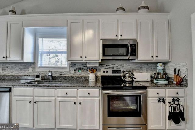 204 Lynn Road, Bethlehem, GA 30620