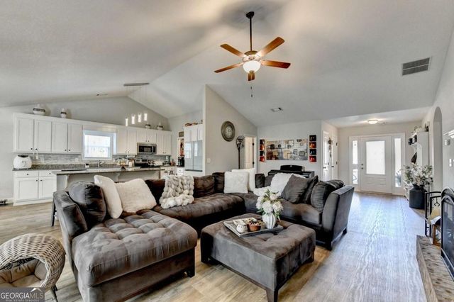 204 Lynn Road, Bethlehem, GA 30620