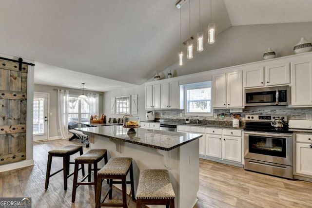 204 Lynn Road, Bethlehem, GA 30620