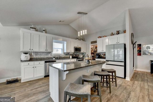 204 Lynn Road, Bethlehem, GA 30620