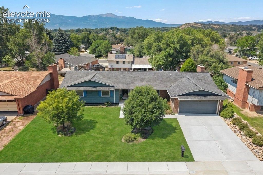 2210 W Greenwich Circle, Colorado Springs, CO 80909 — exterior