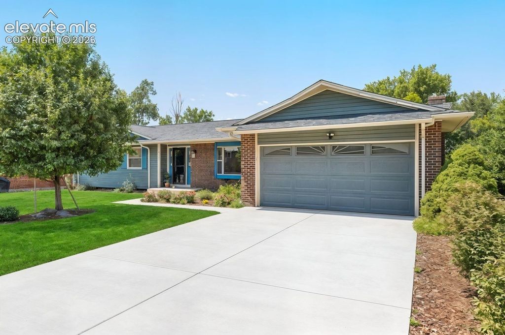 2210 W Greenwich Circle, Colorado Springs, CO 80909 — photo 2
