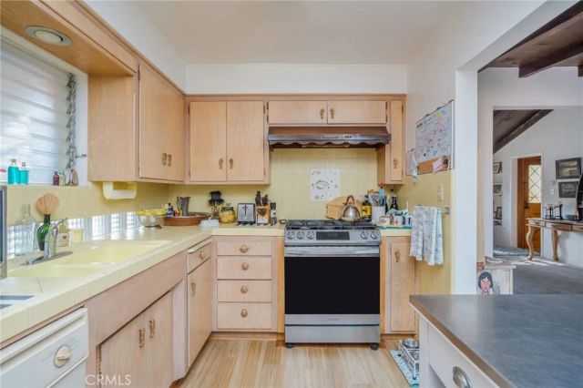 114 5th, Seal Beach, CA 90740