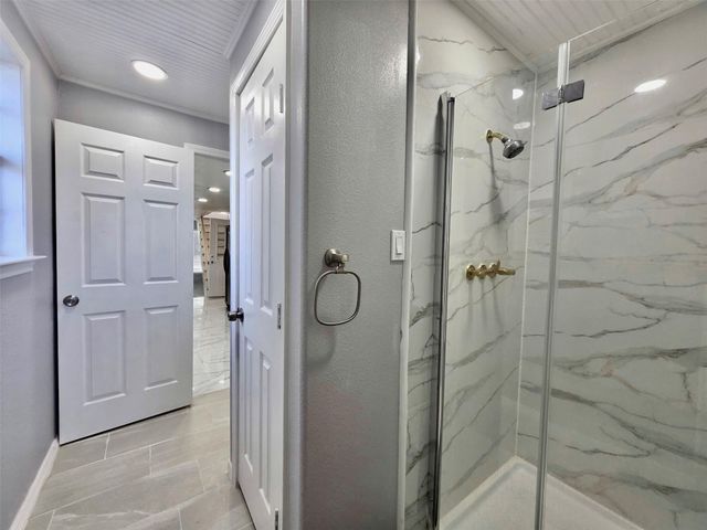 325 Texas Street, Freeport, TX 77541