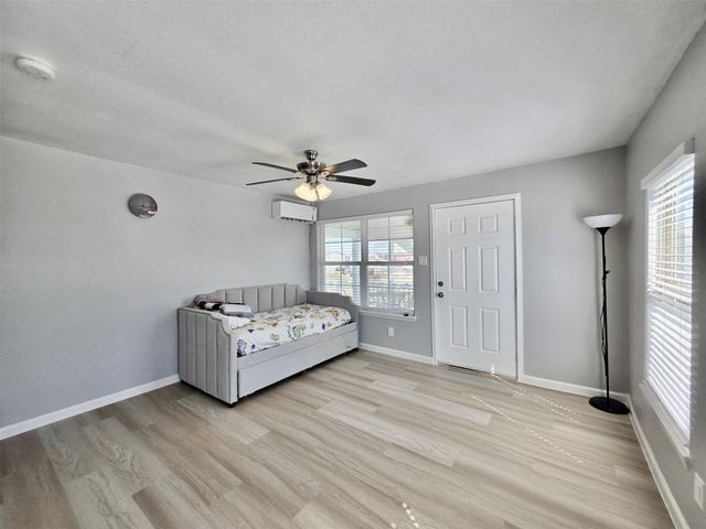 325 Texas Street, Freeport, TX 77541