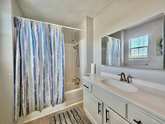 325 Texas Street, Freeport, TX 77541