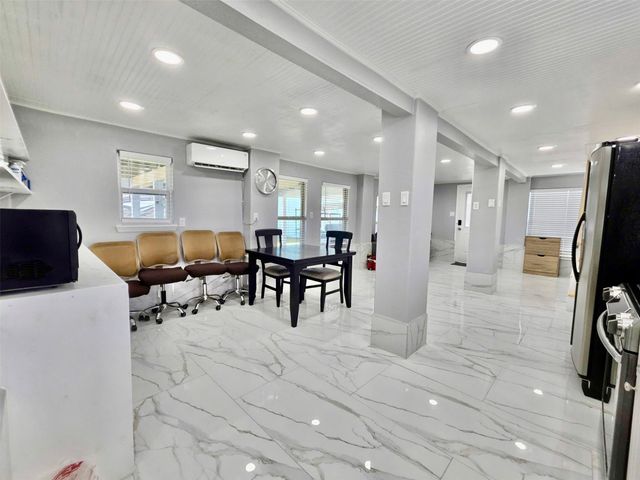 325 Texas Street, Freeport, TX 77541