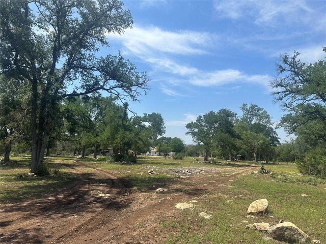 543 Narrows RD, Blanco, TX 78606