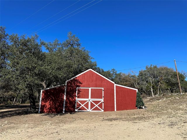 543 Narrows RD, Blanco, TX 78606