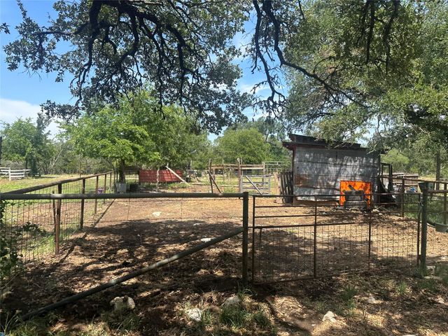 543 Narrows RD, Blanco, TX 78606