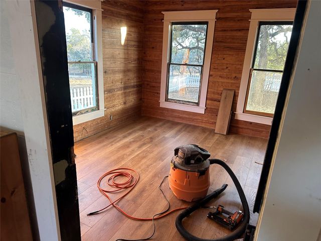 543 Narrows RD, Blanco, TX 78606