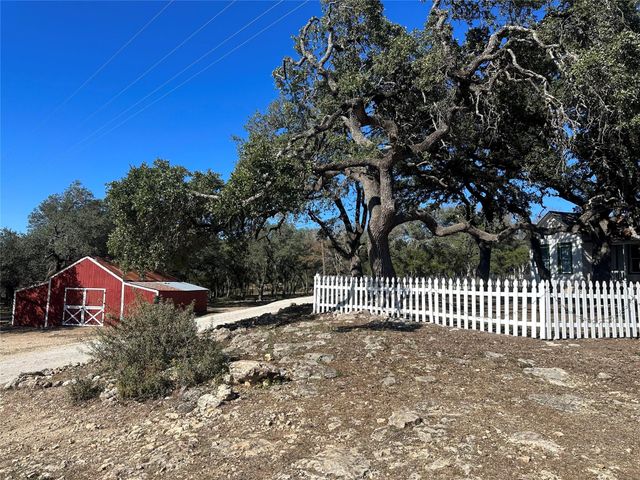 543 Narrows RD, Blanco, TX 78606