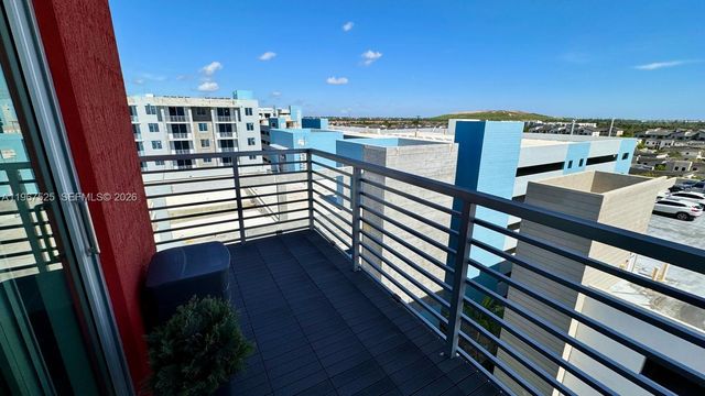 7875 NW 107th Avenue 812, Doral, FL 33178