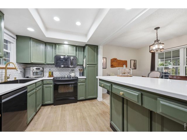 2598 S Vaughn Way #B, Aurora, CO 80014