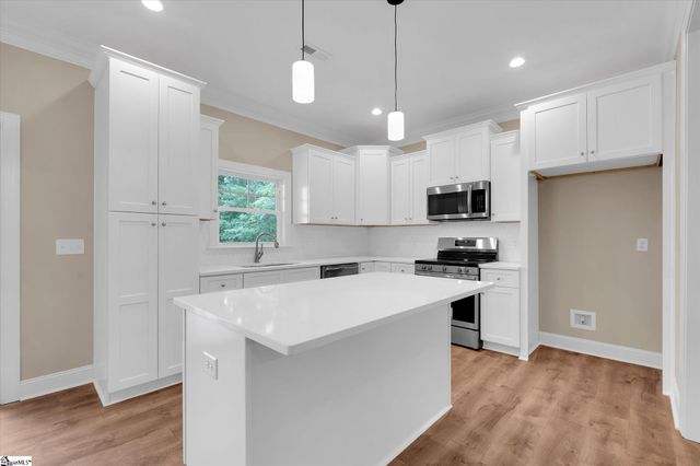 170 Stewart Lake Road, Pelzer, SC 29669
