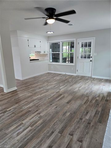 701 Willowmoore Avenue, Thomasville, NC 27360