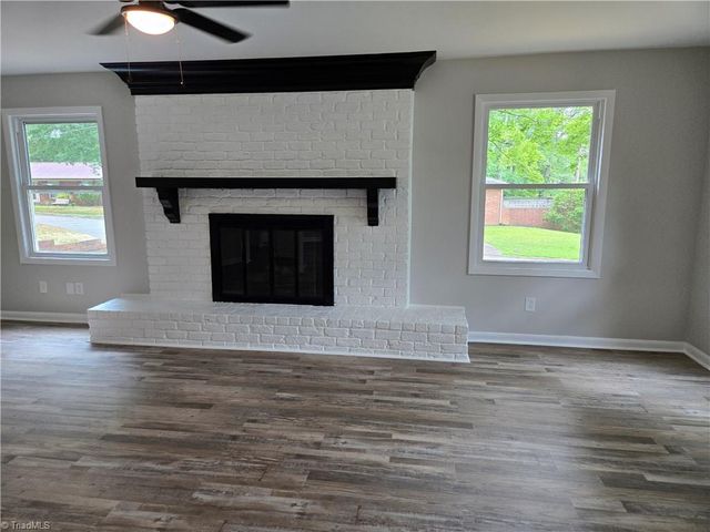 701 Willowmoore Avenue, Thomasville, NC 27360